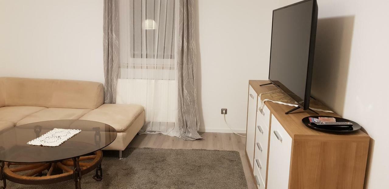 Outletcity Ferienwohnung Apartment 2 Metzingen  Exterior photo
